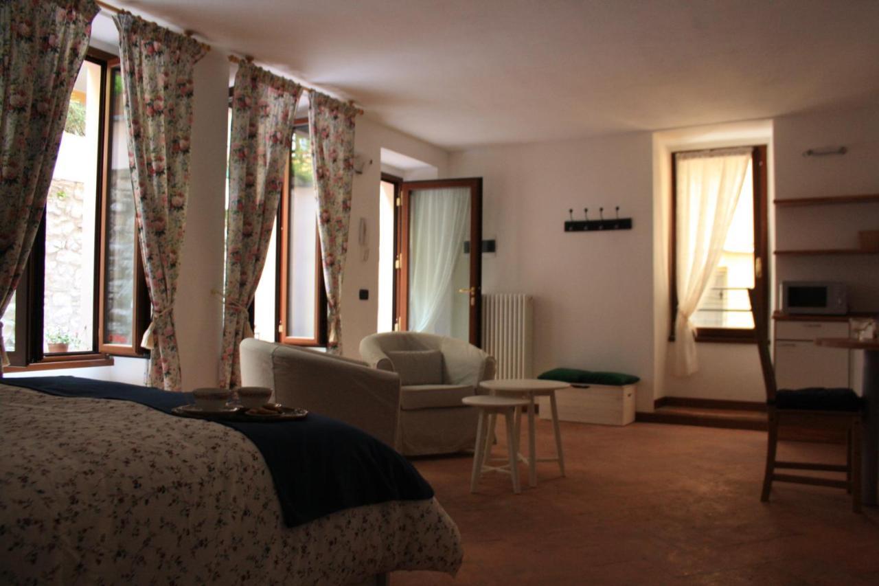 35m² studio Appartement, met 1 privé badkamer in Bellagio Buitenkant foto